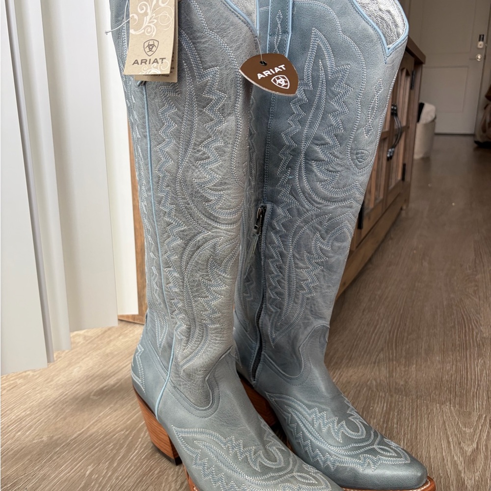 Ariat Light Blue Casenovas - Picture 2 of 4